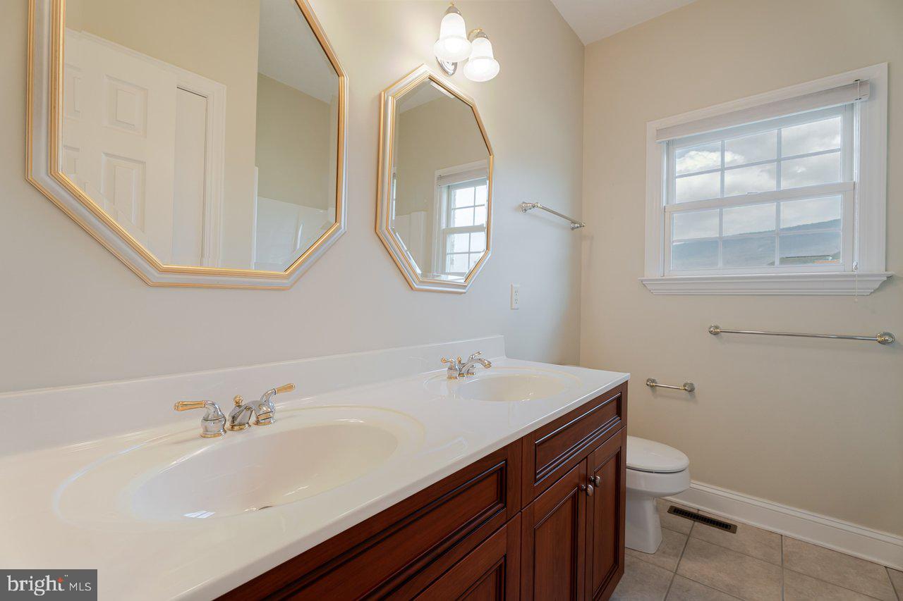 FAIRWAY MANOR - Residential
