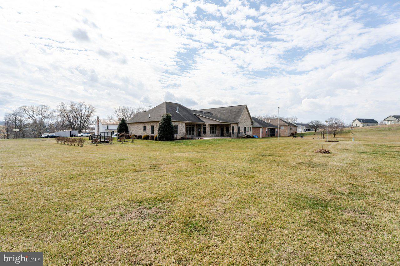 FAIRWAY MANOR - Residential