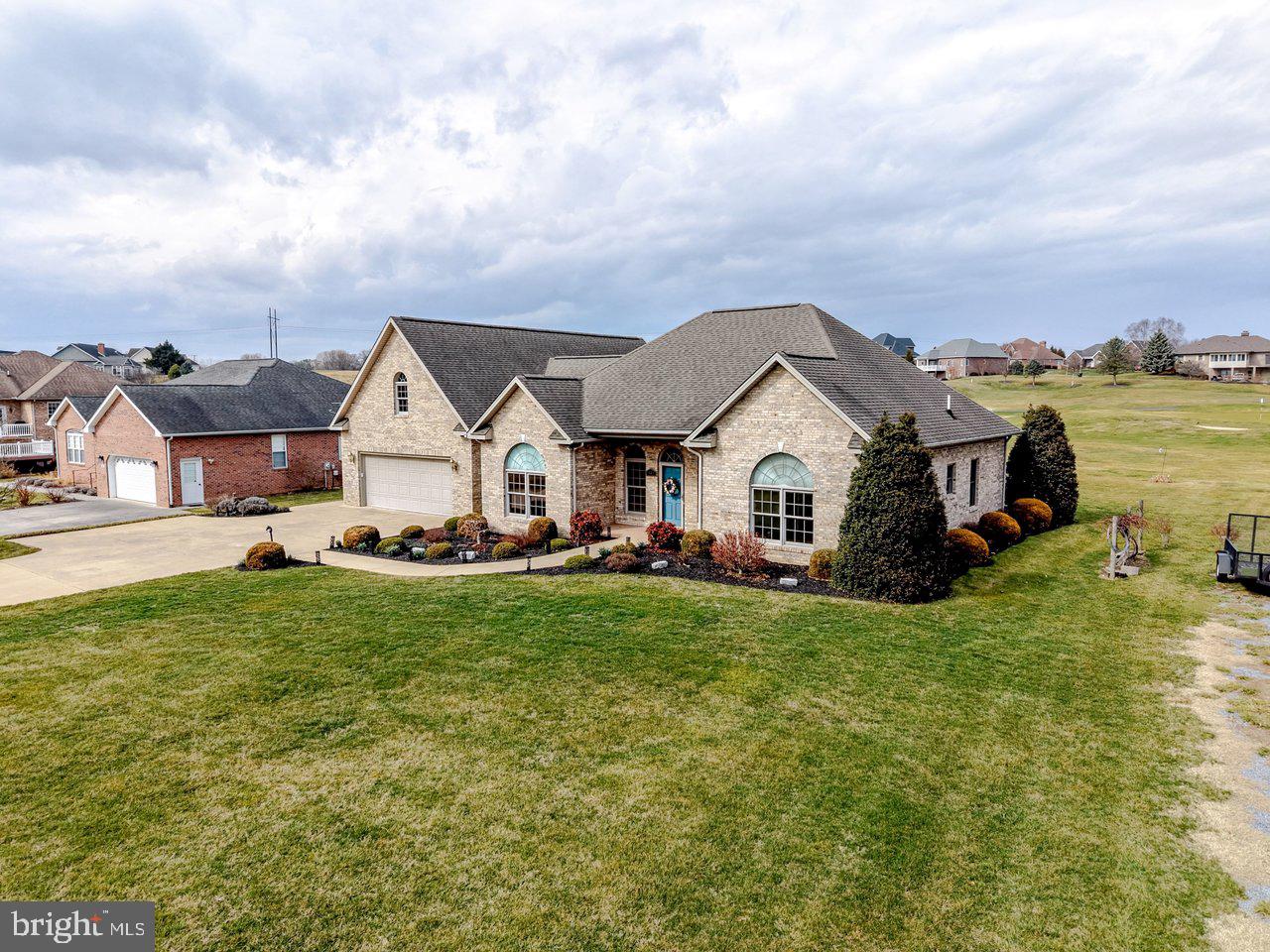 FAIRWAY MANOR - Residential