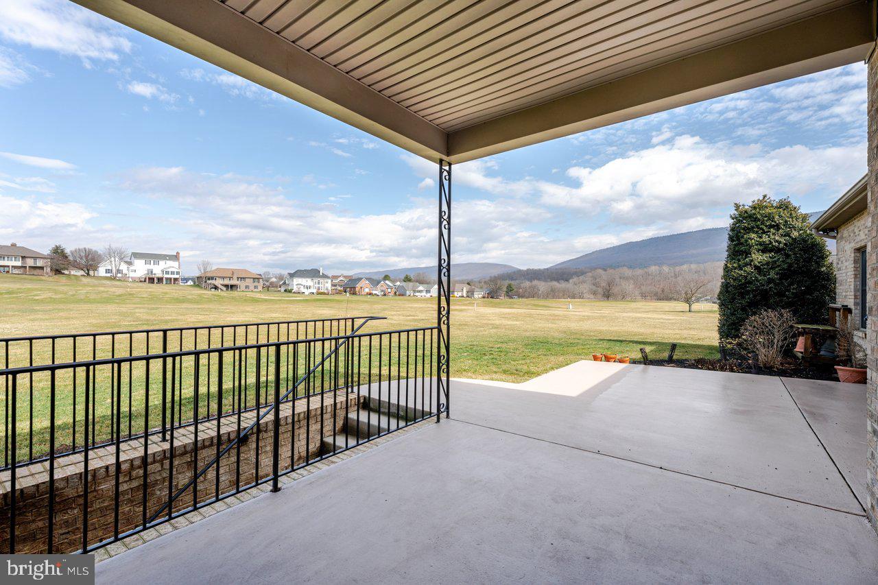 FAIRWAY MANOR - Residential
