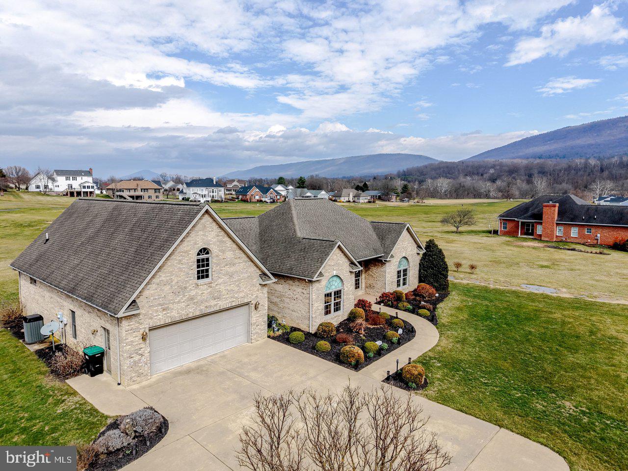 FAIRWAY MANOR - Residential