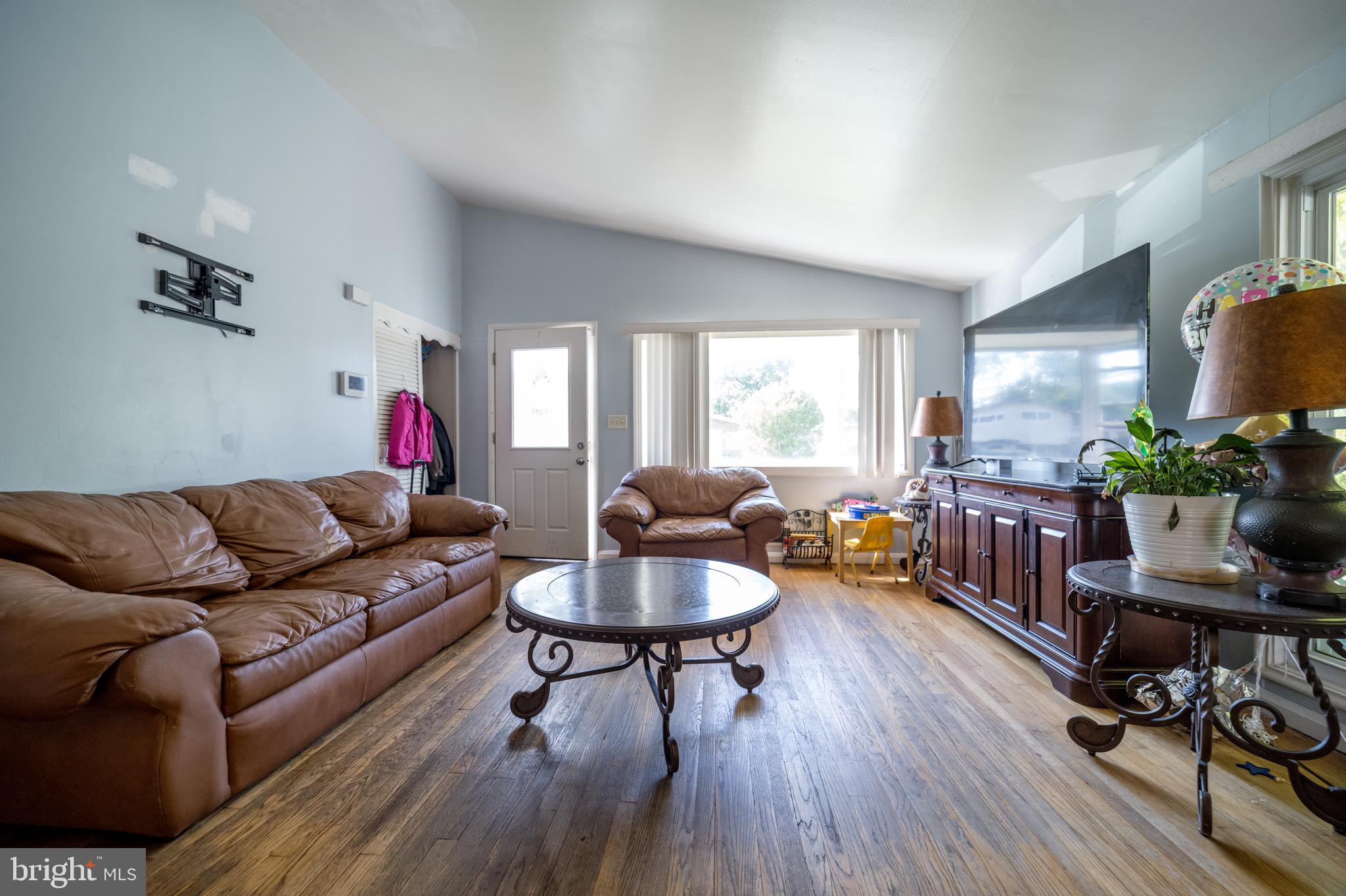 WILLIAMSBURG - Residential