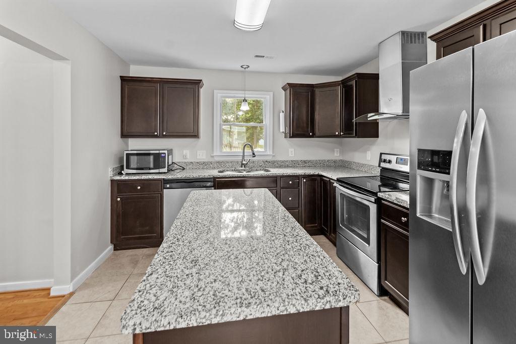 LAKE CAROLINE - Residential