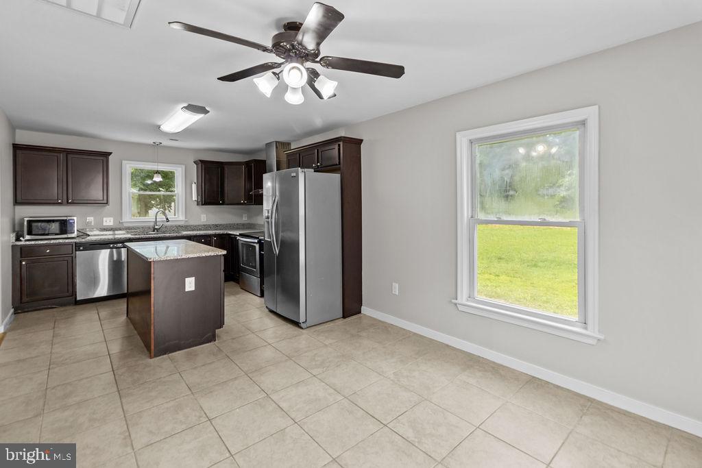 LAKE CAROLINE - Residential