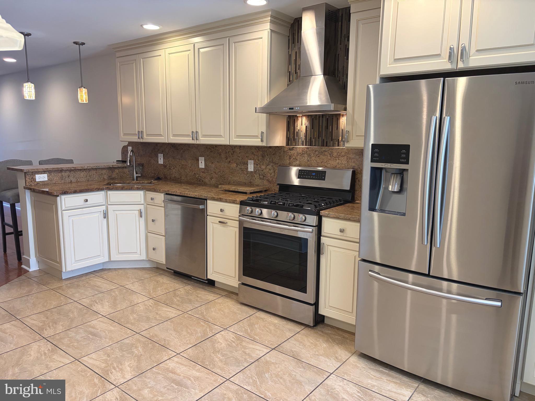 BELLA VISTA - Residential
