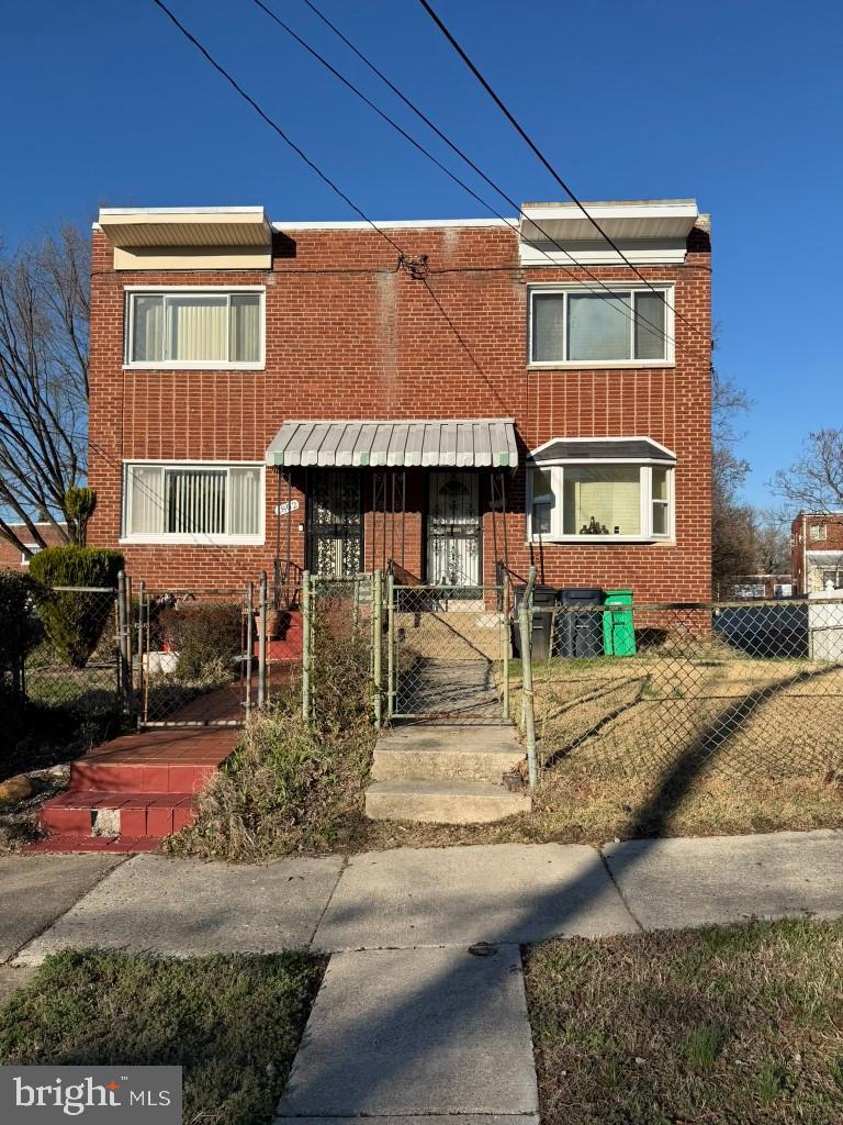 Sought after location with shopping and eateries nearby.  Located just minutes from the Hyattsville Crossing Metro station, UMD shuttle, Prince George’s Mall, University Town Center, Giant, Safeway, Home Depot, and Regal Cinema, this home offers unparalleled access to everything you need. AUCTION! Occupied property and inspections NOT available - sold as-is. No for sale sign. Contact with occupants is prohibited. No financed offers/bids as there is NO access. Property is being sold occupied with any and all occupants in AS IS/WHERE IS condition. Neither the seller nor the listing broker can verify the existence of any lease agreement, either written or verbal, nor any rental amount being paid, due or owing. Please DO NOT disturb the occupants. Access for inspections or other purposes is NOT available. Buyer is assuming ALL responsibility for any necessary eviction action. Do not email any offers as the property is being sold via auction and all bids are to be submitted online during auction period. The sale will be subject to a 5% buyers premium pursuant to the Auction Terms & Conditions (minimums may apply). All auction bids will be processed subject to seller approval. Property information provided is estimated and not guaranteed (this includes condo fee/bedroom/bathroom count). Cash bids only as you cannot access the unit.