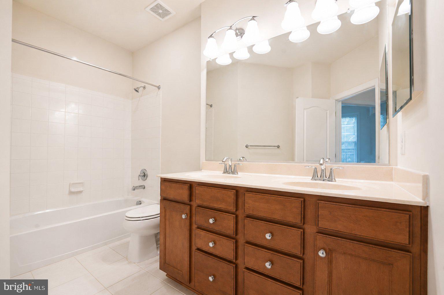QUINCE ORCHARD PARK - Residential