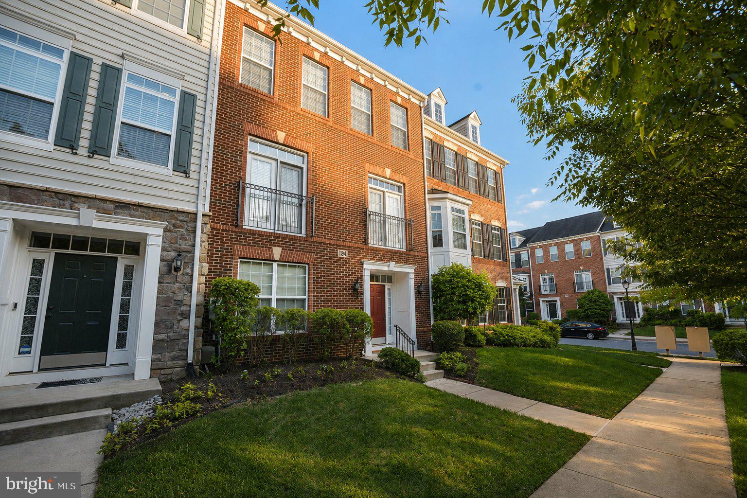 QUINCE ORCHARD PARK - Residential