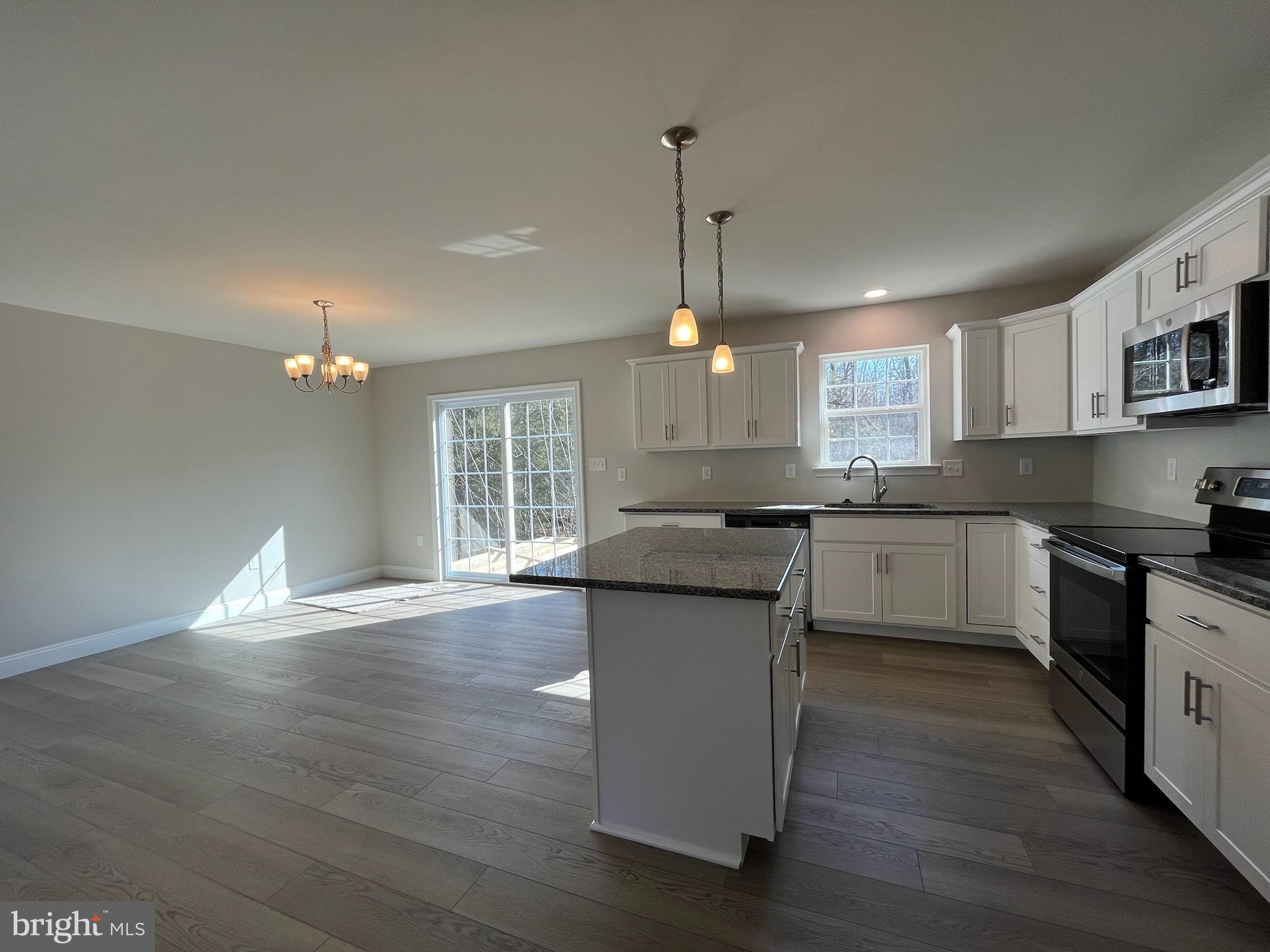 CEDAR CREEK - Residential