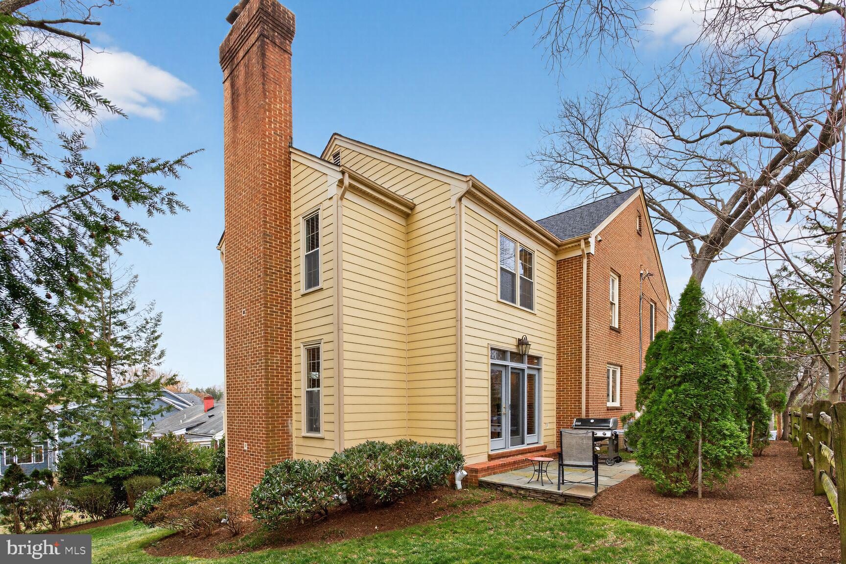 SHIRLEY WOODS - Residential