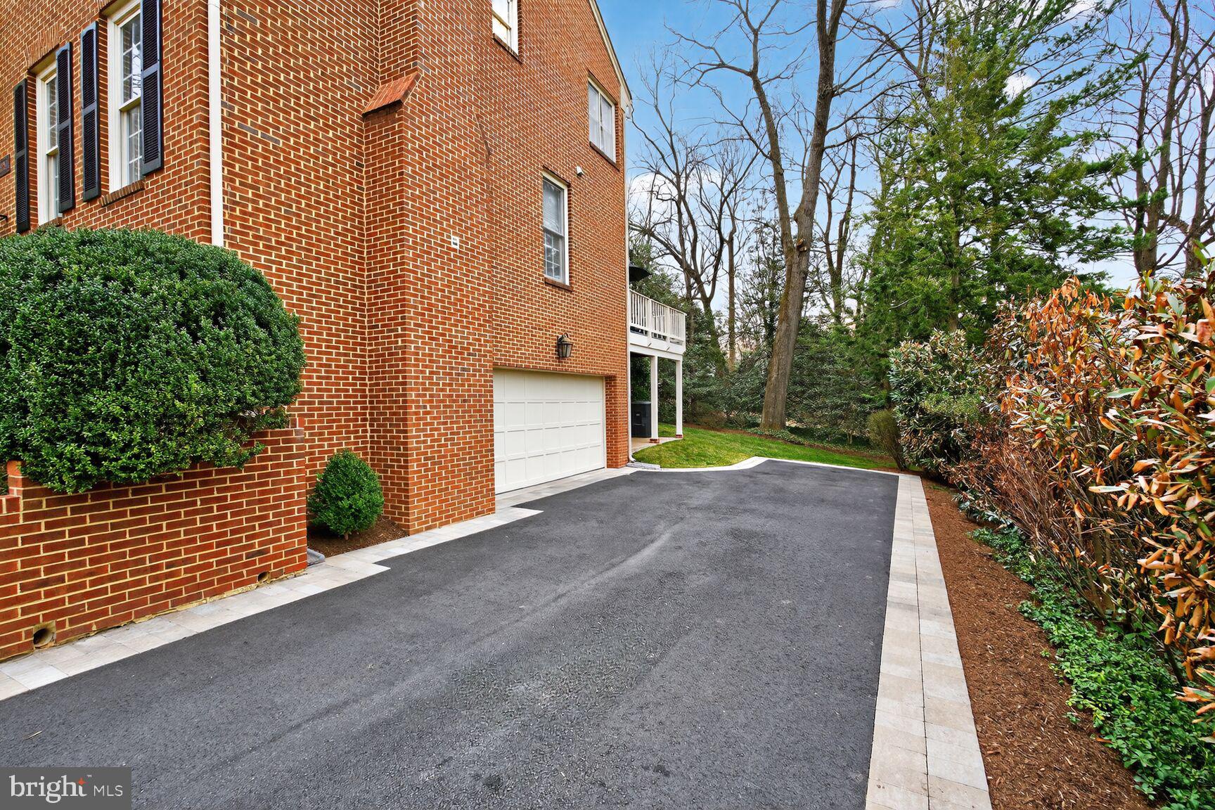 SHIRLEY WOODS - Residential