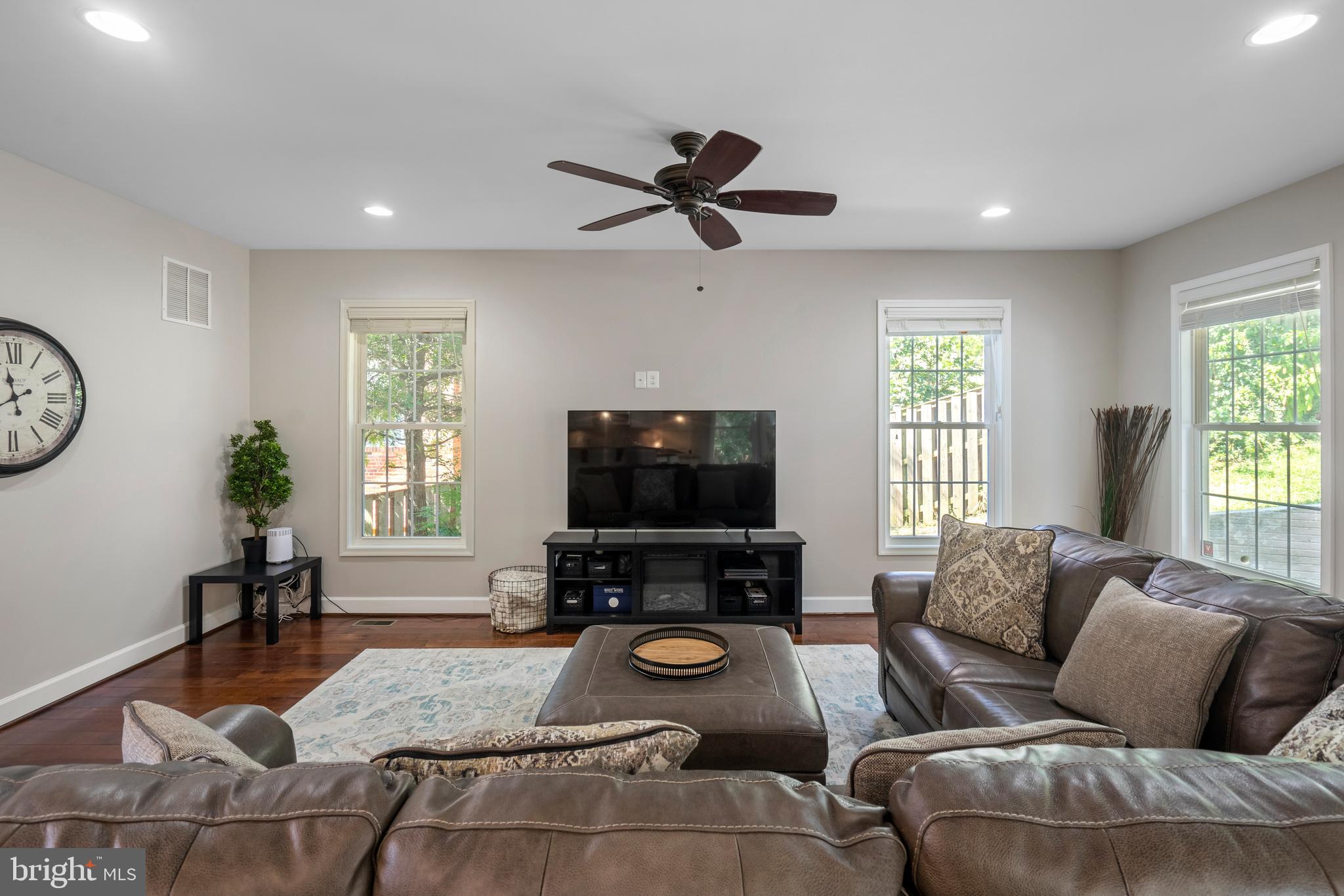 VALLEY VIEW - Residential