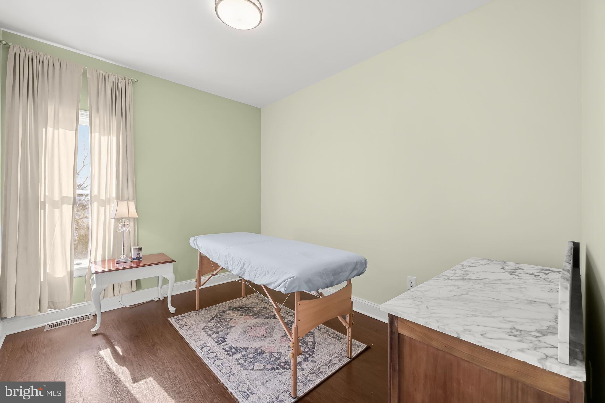 MIDDLETOWN - Residential