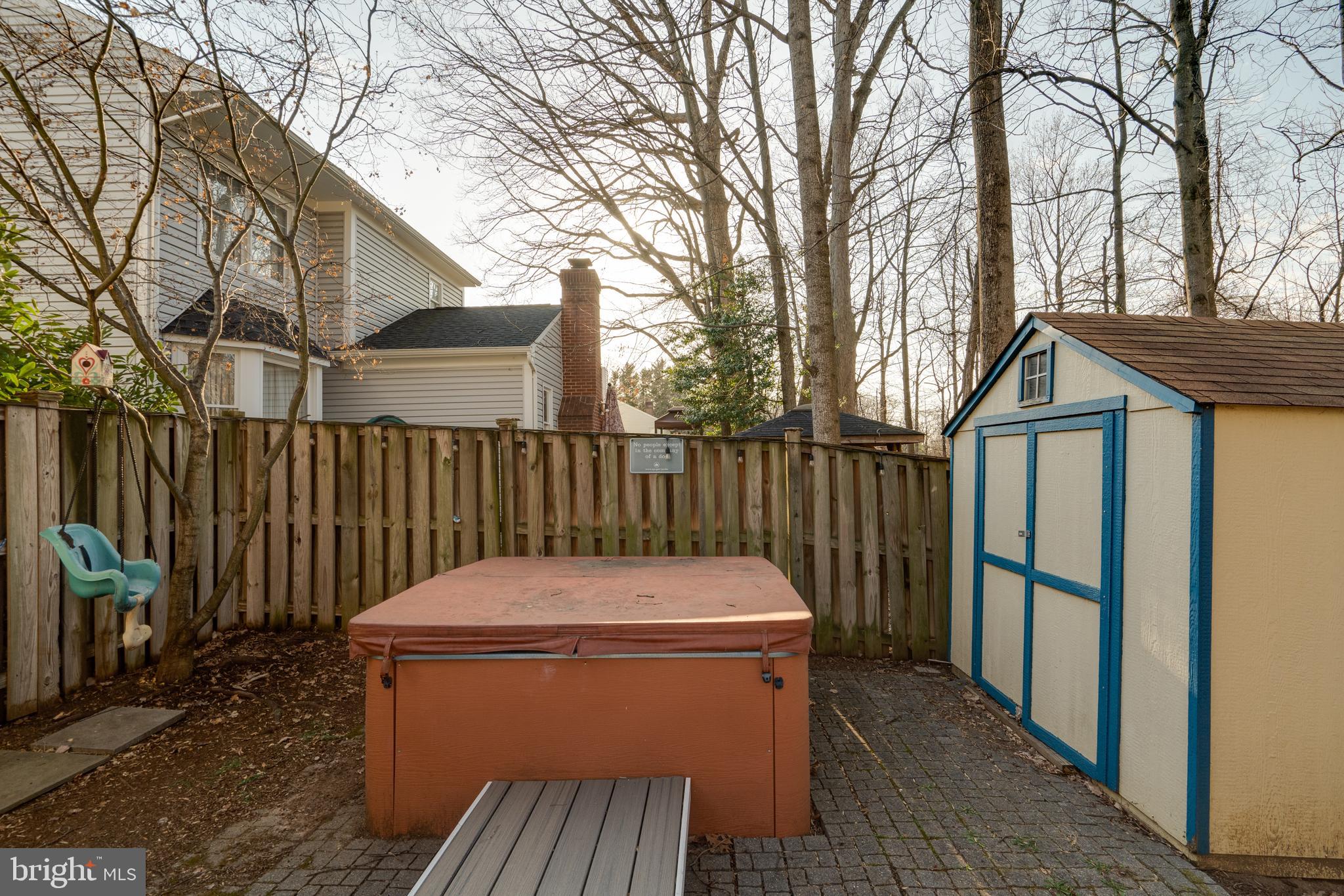 LANDSDOWNE - Residential