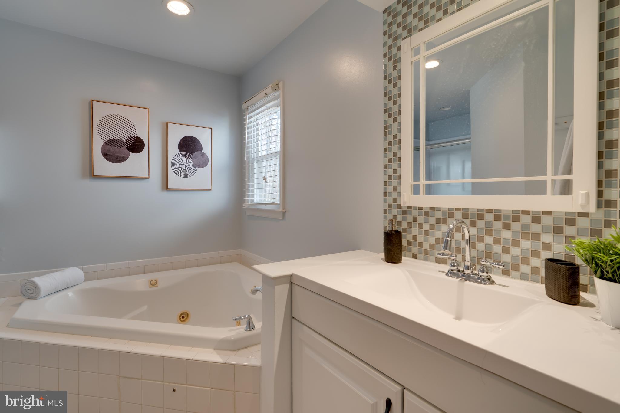 LANDSDOWNE - Residential