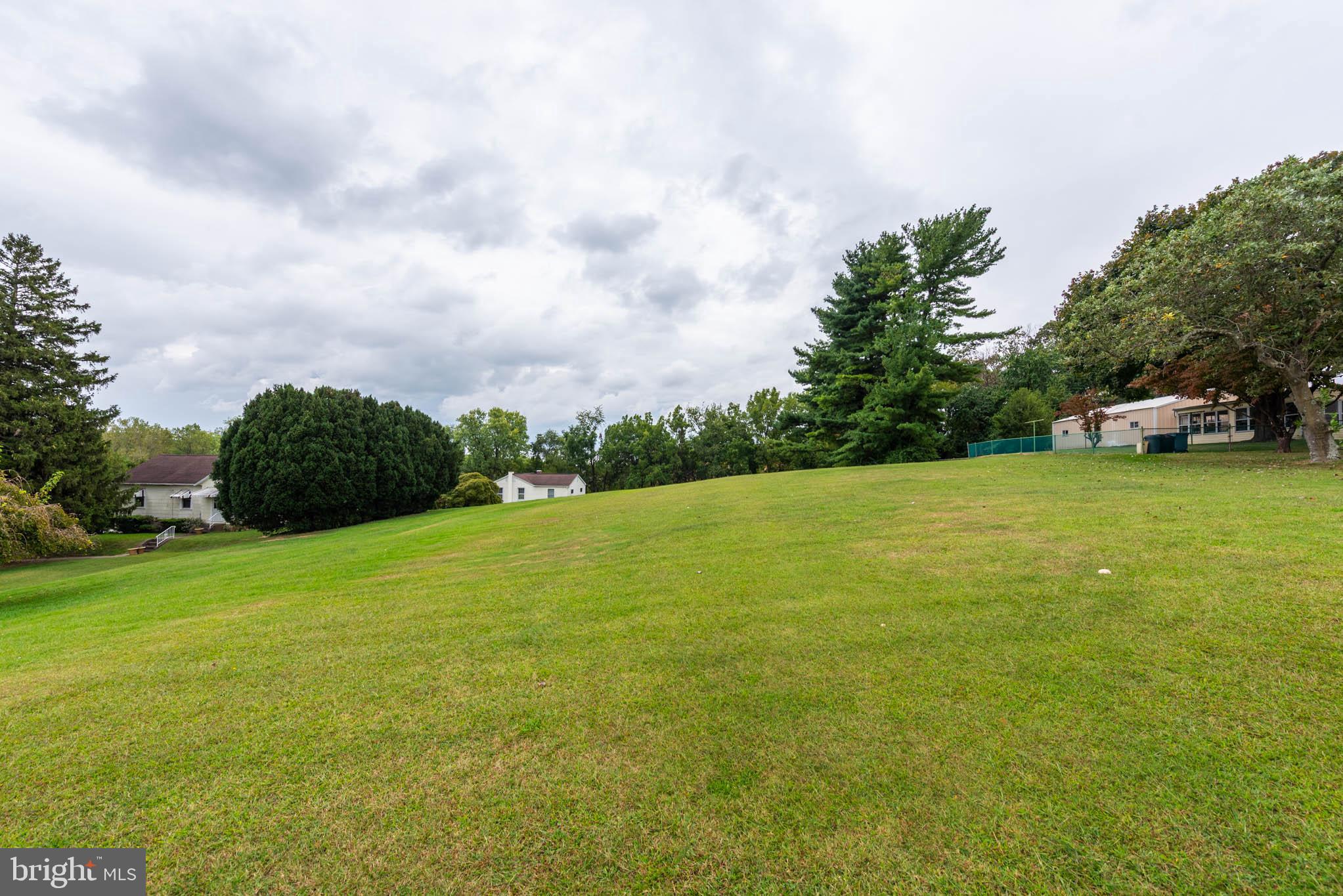 CARNEY GROVE - Land