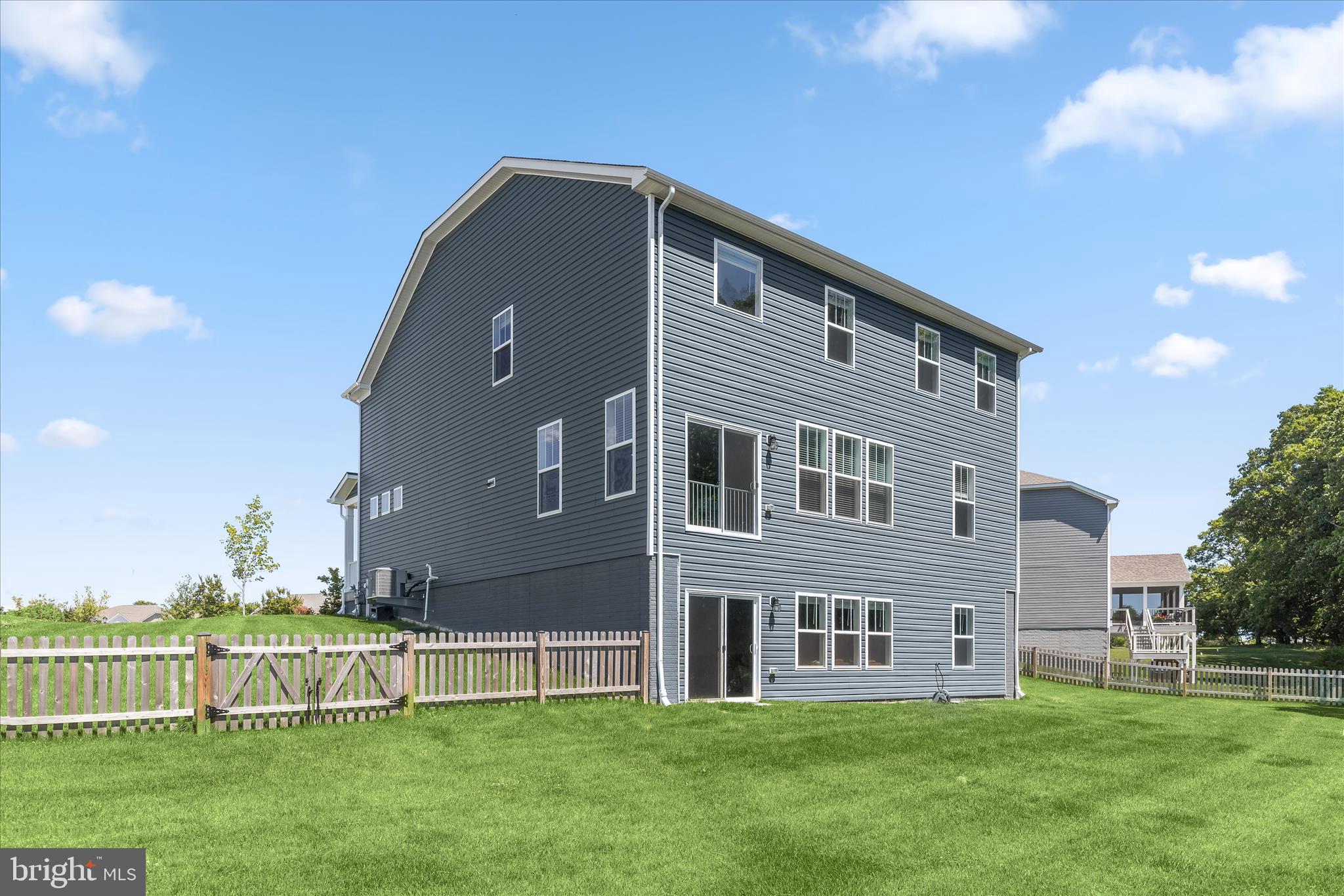 STONEGATE - Residential