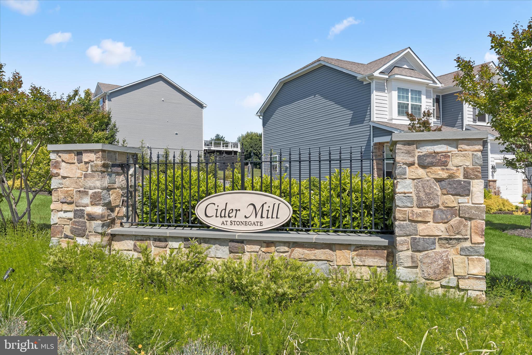 STONEGATE - Residential