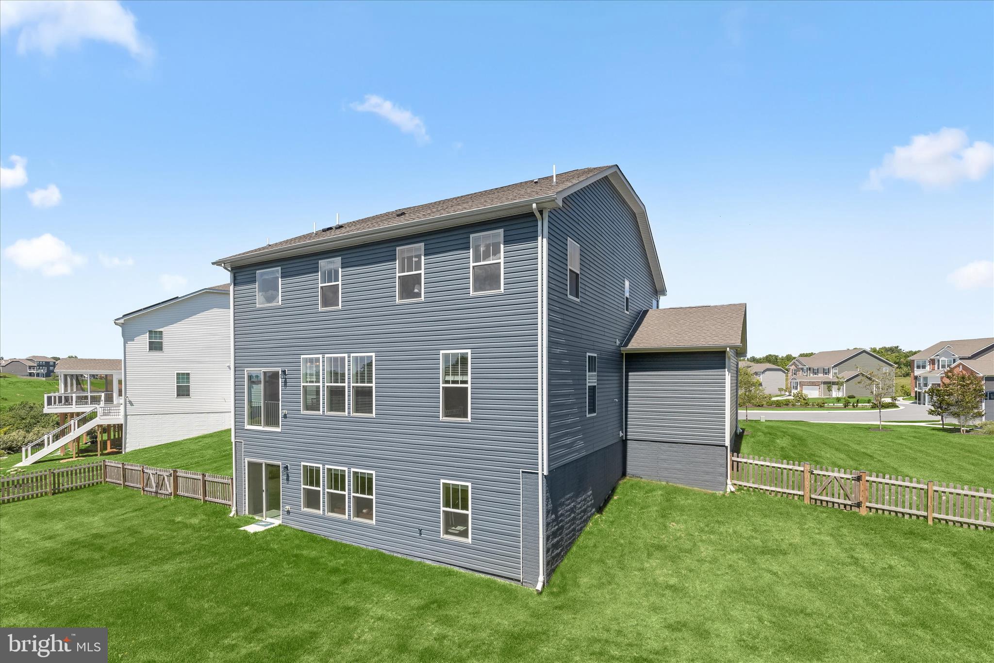 STONEGATE - Residential