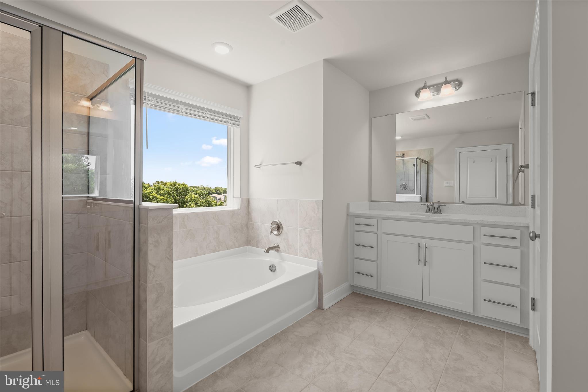 STONEGATE - Residential