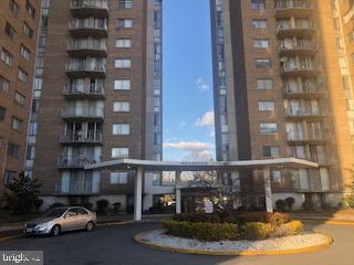 PRESIDENTIAL TOWERS - Residential