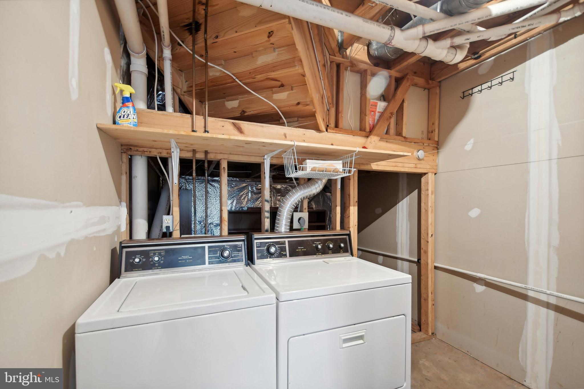 WOODSTONE - Residential Lease