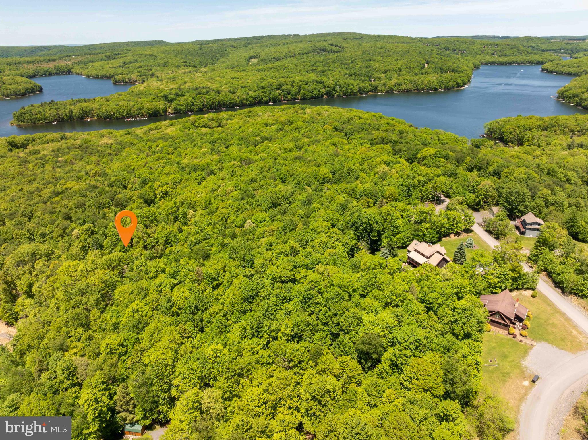 WOODLANDS HILL - Residential