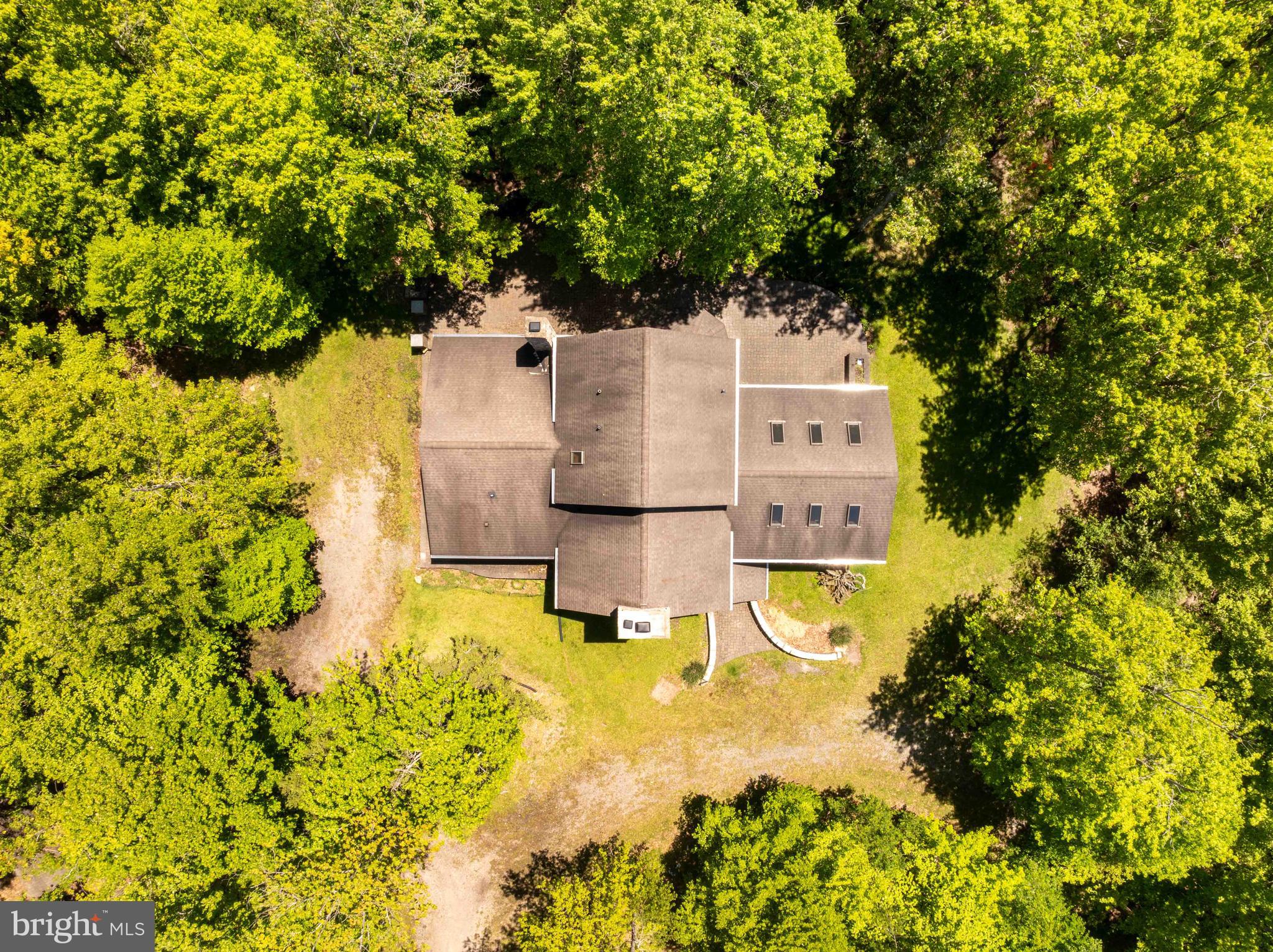 WOODLANDS HILL - Residential