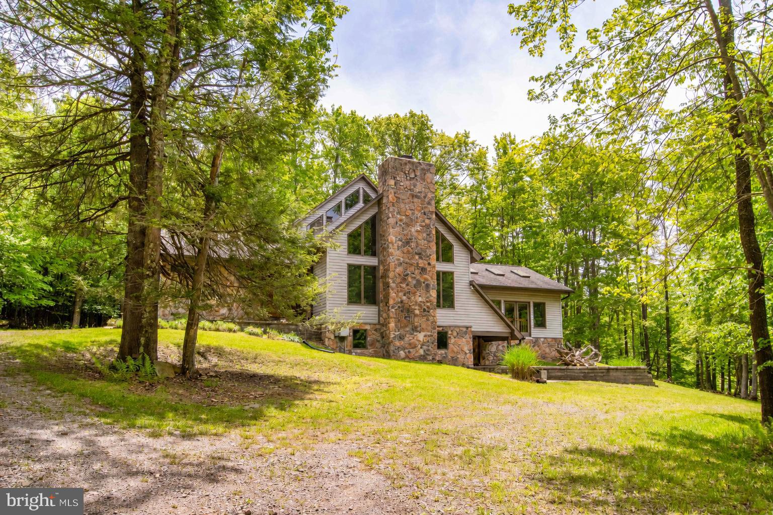WOODLANDS HILL - Residential
