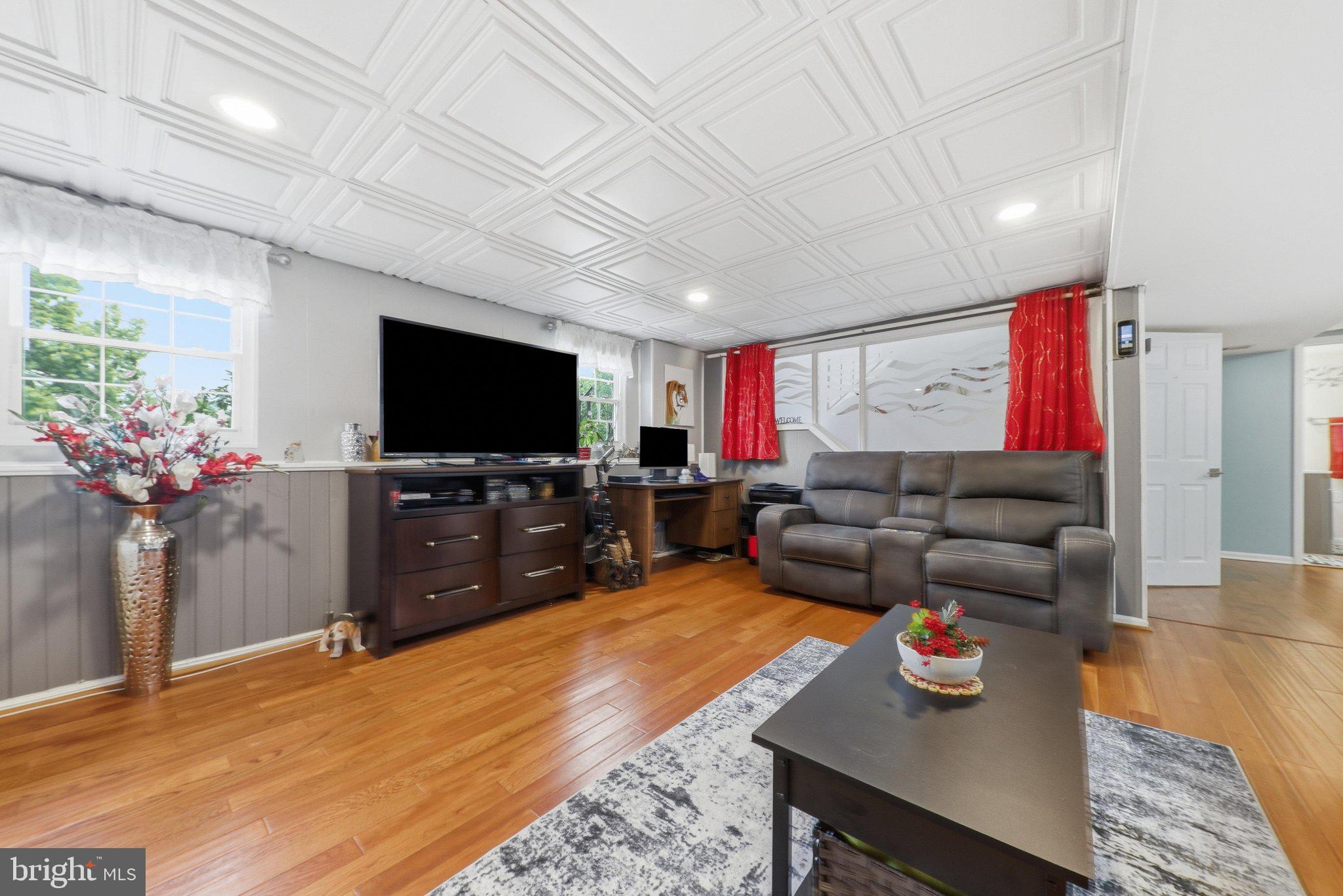 WINTON WOODS - Residential