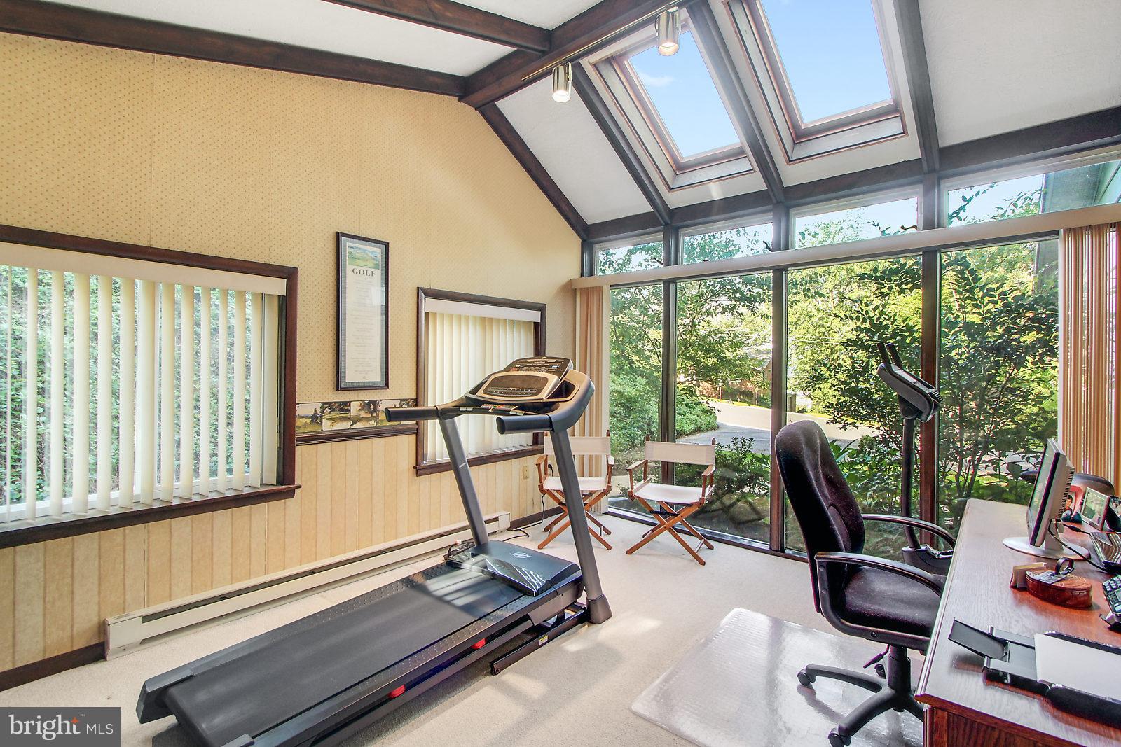 MIDLAND-HOLLYWOOD HEIGHTS - Residential