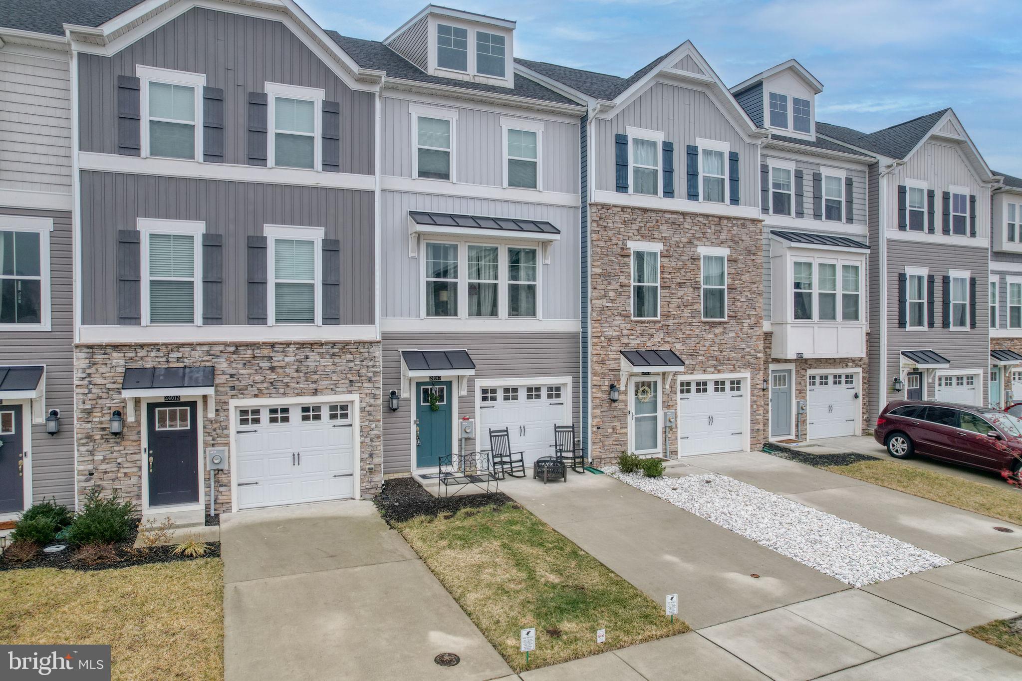 PLANTATION LAKES - Residential