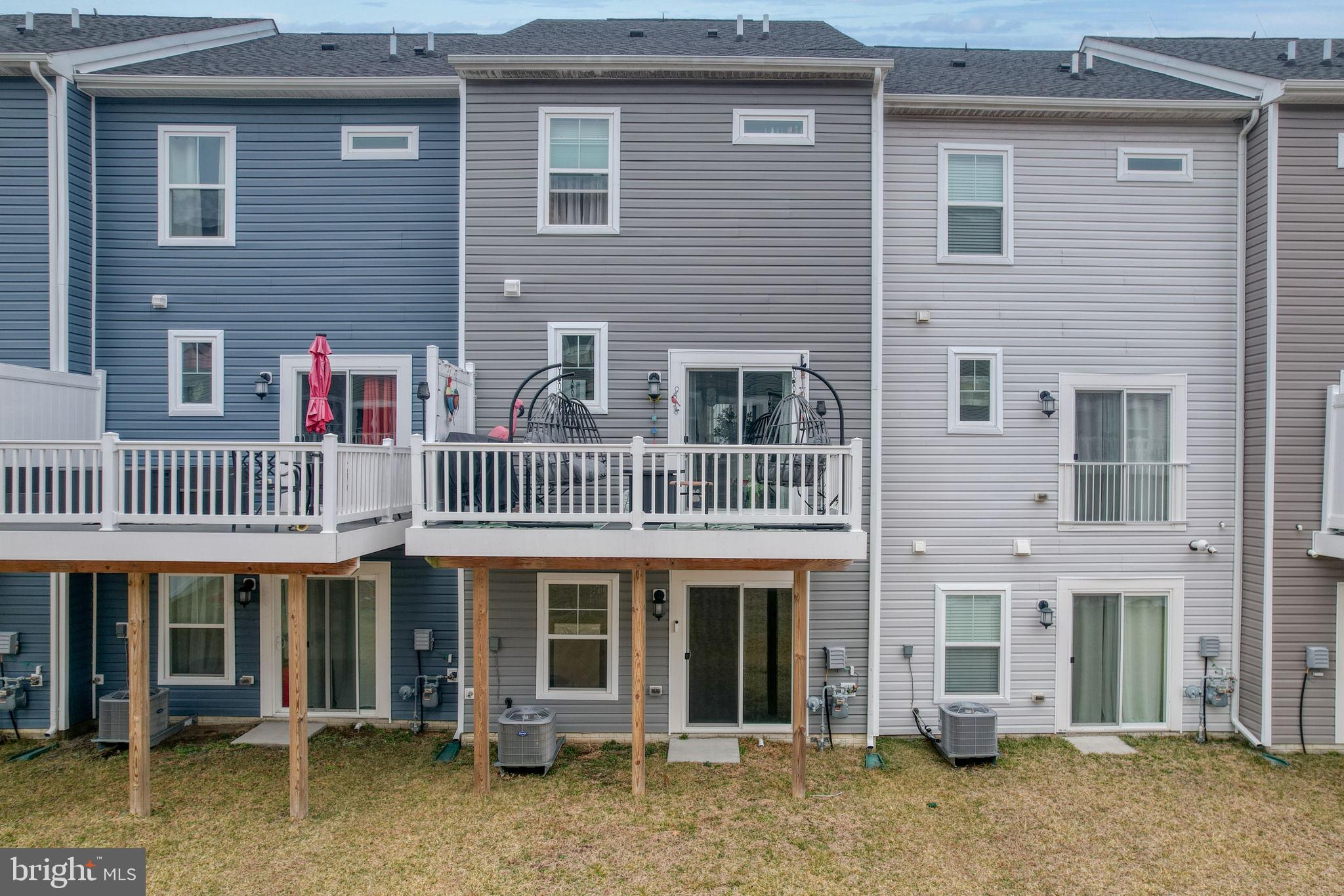 PLANTATION LAKES - Residential