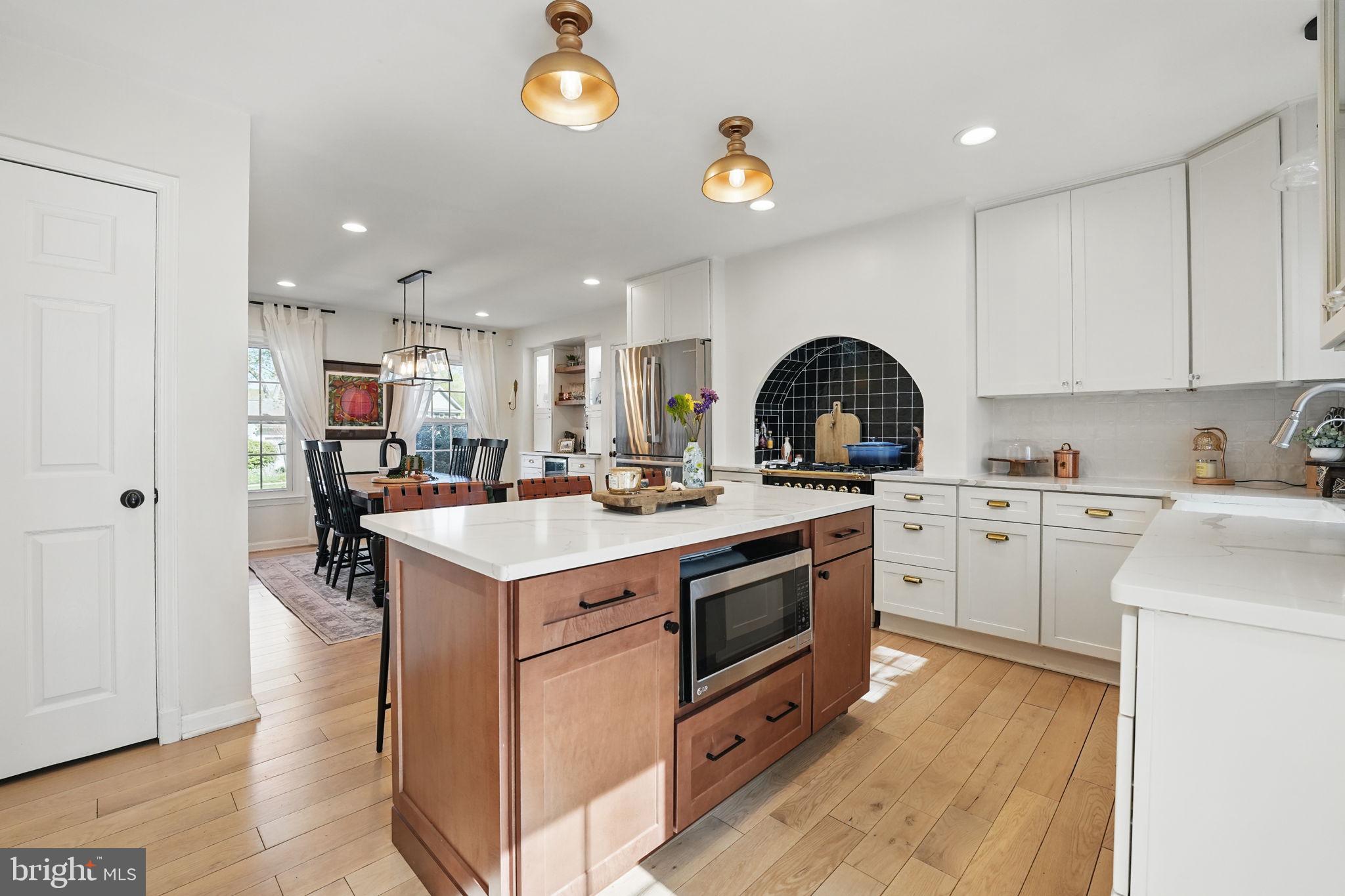 LAKE BRADDOCK - Residential