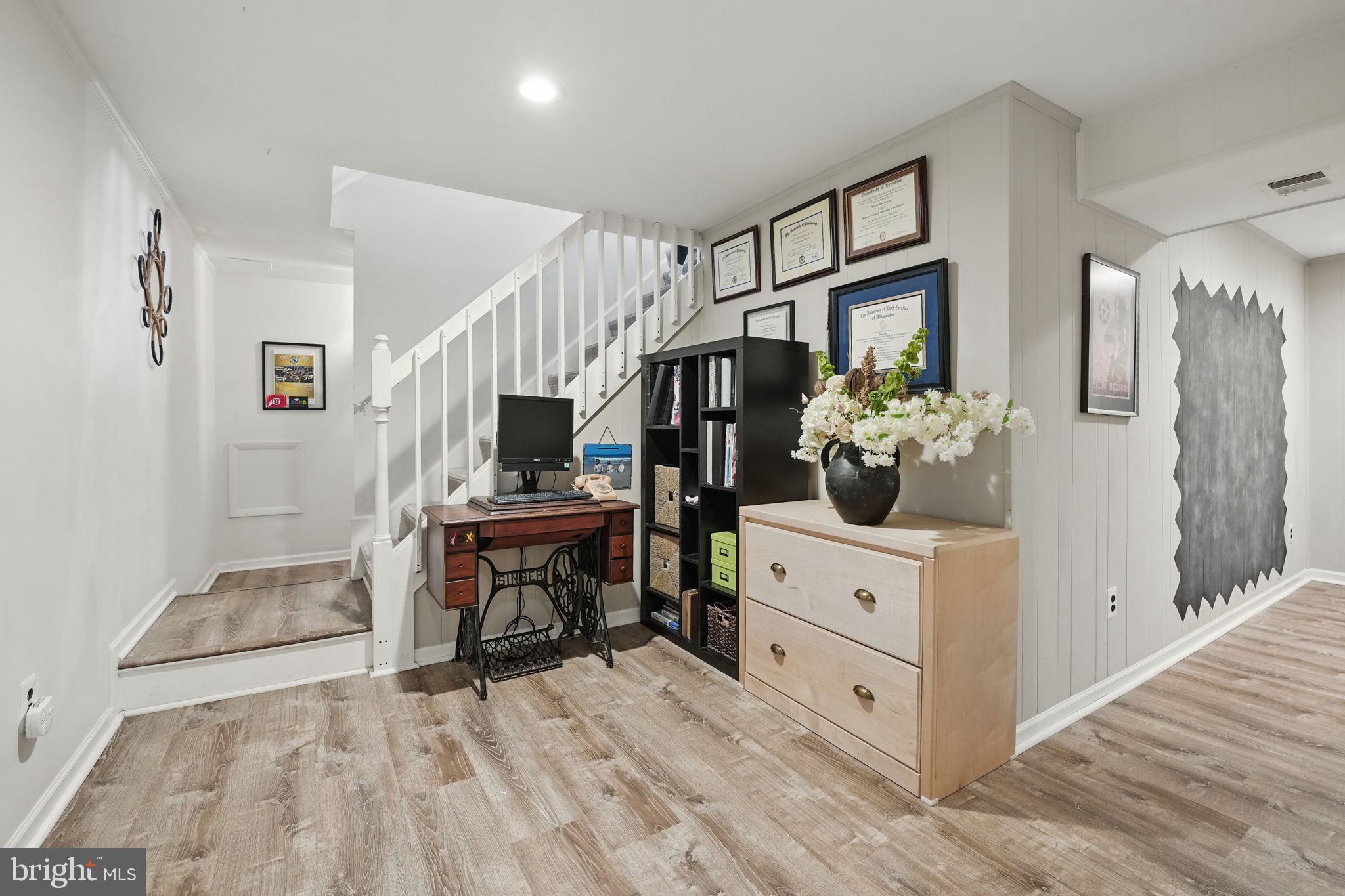 LAKE BRADDOCK - Residential
