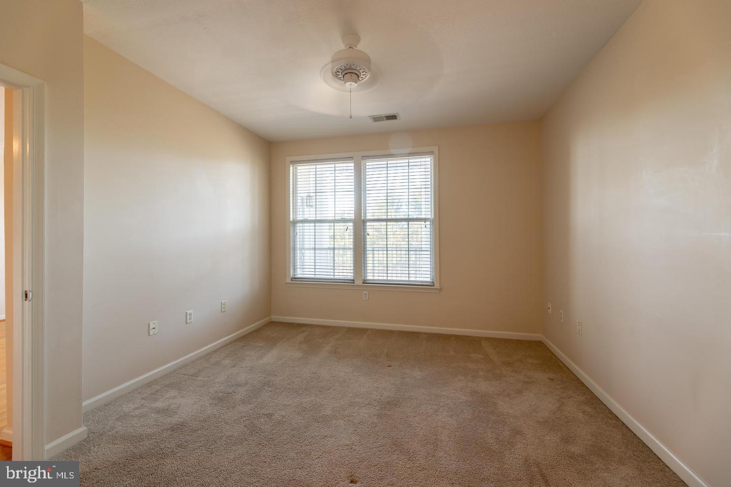 THE COLONNADE AT KENTLANDS - Residential Lease