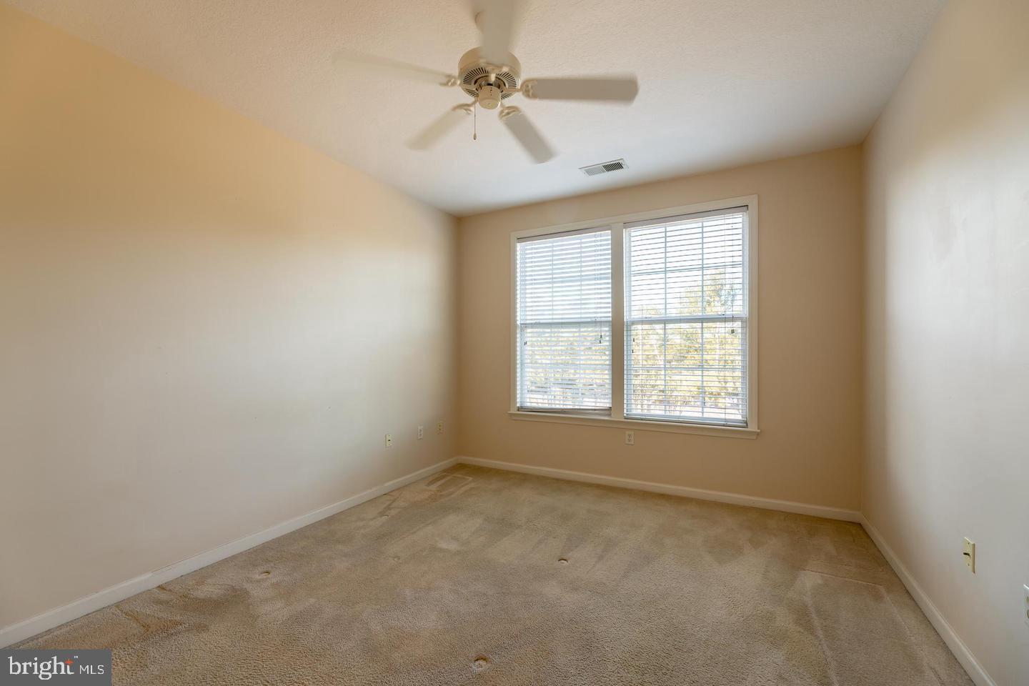 THE COLONNADE AT KENTLANDS - Residential Lease