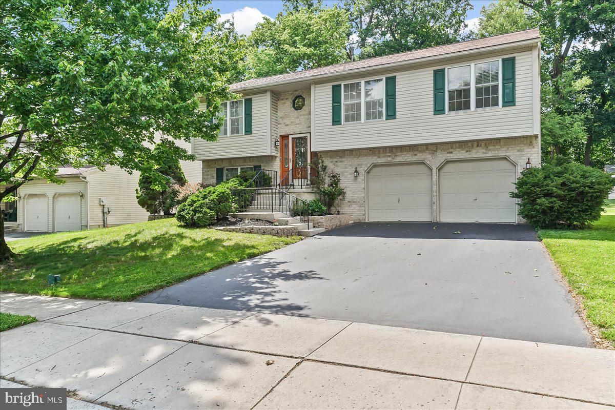 HUNTERS RUN - Residential