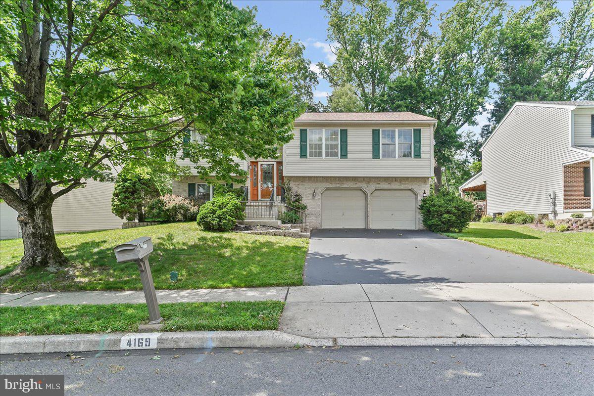 HUNTERS RUN - Residential
