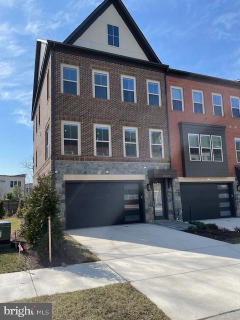 THE GROVE - Residential Lease