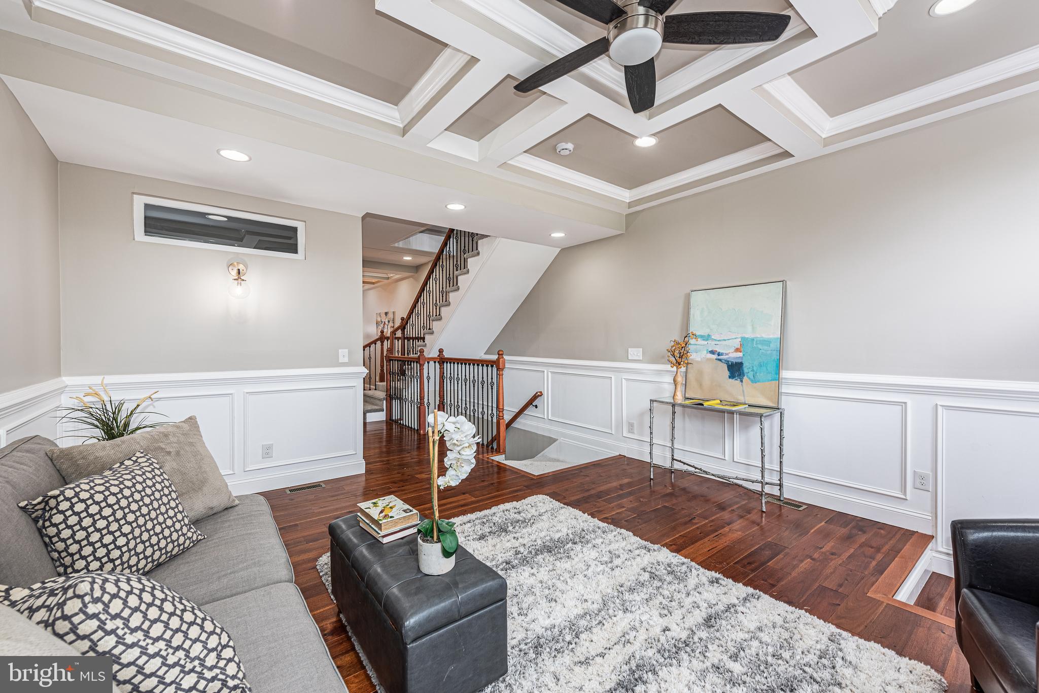 HOLLINS MARKET - Residential