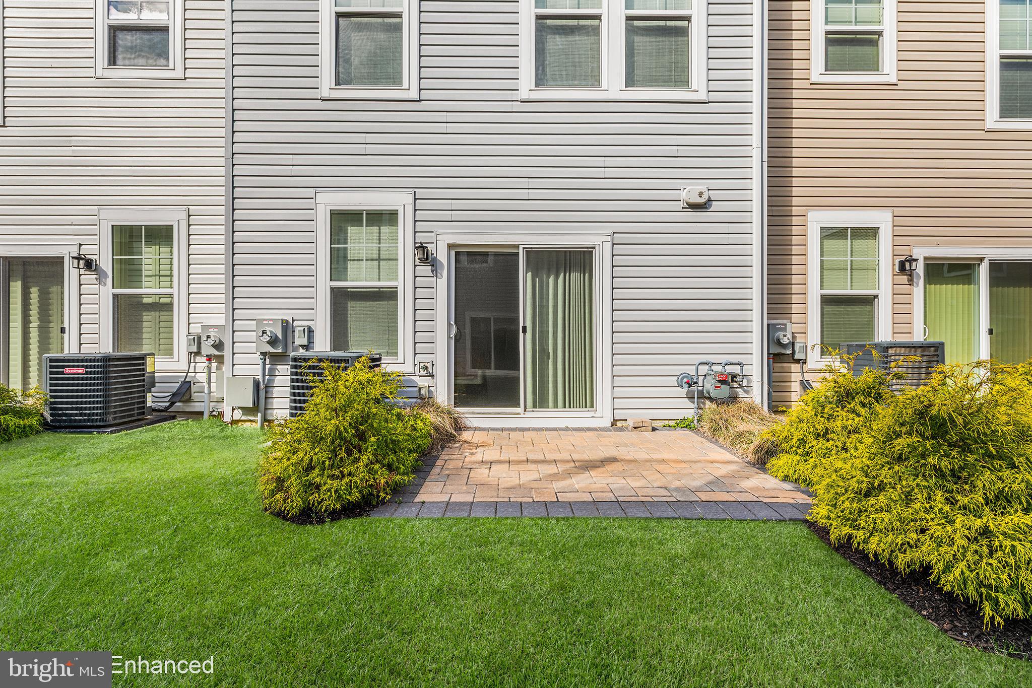 DEEP HARBOUR TOWN HOMES - Residential