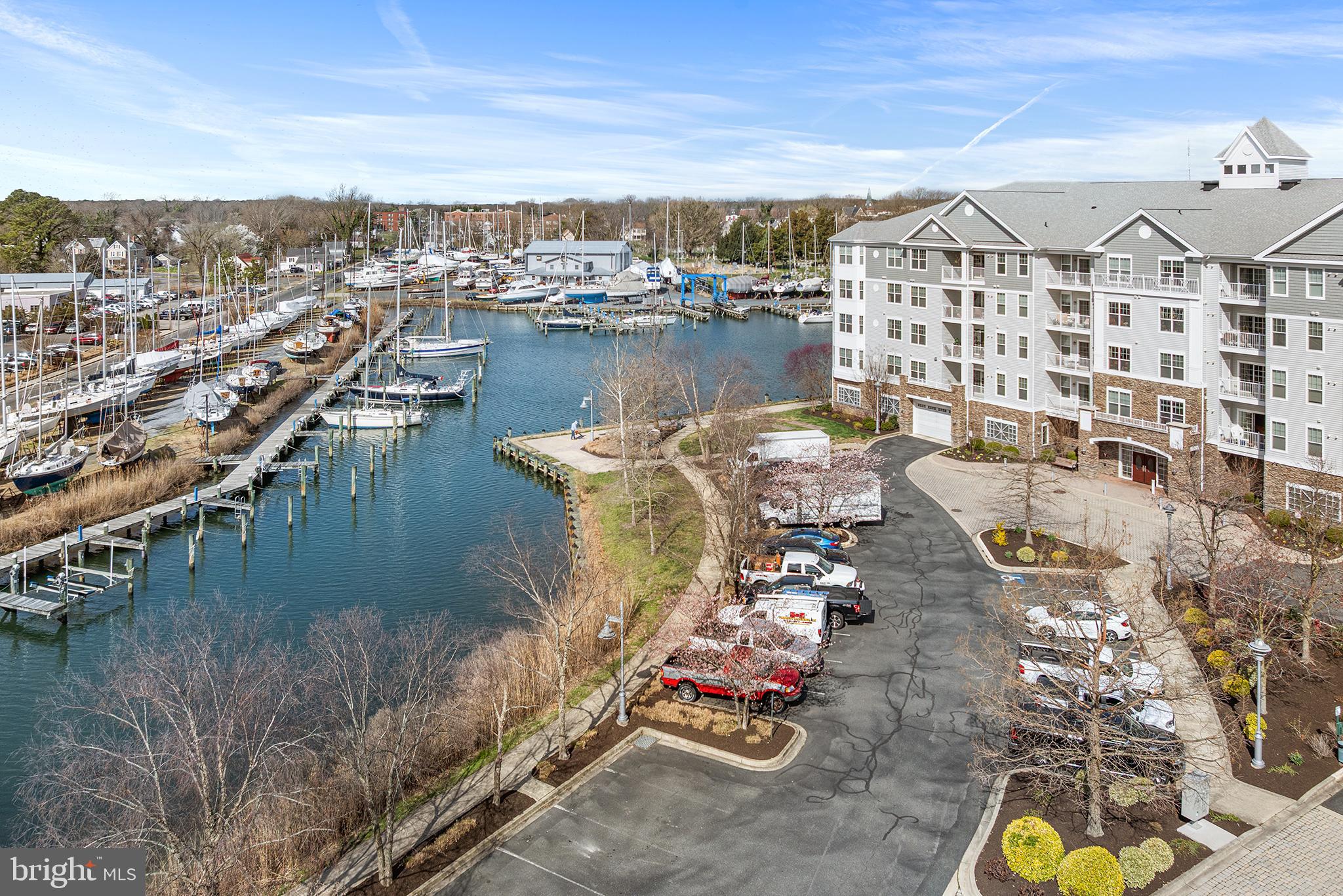DEEP HARBOUR TOWN HOMES - Residential