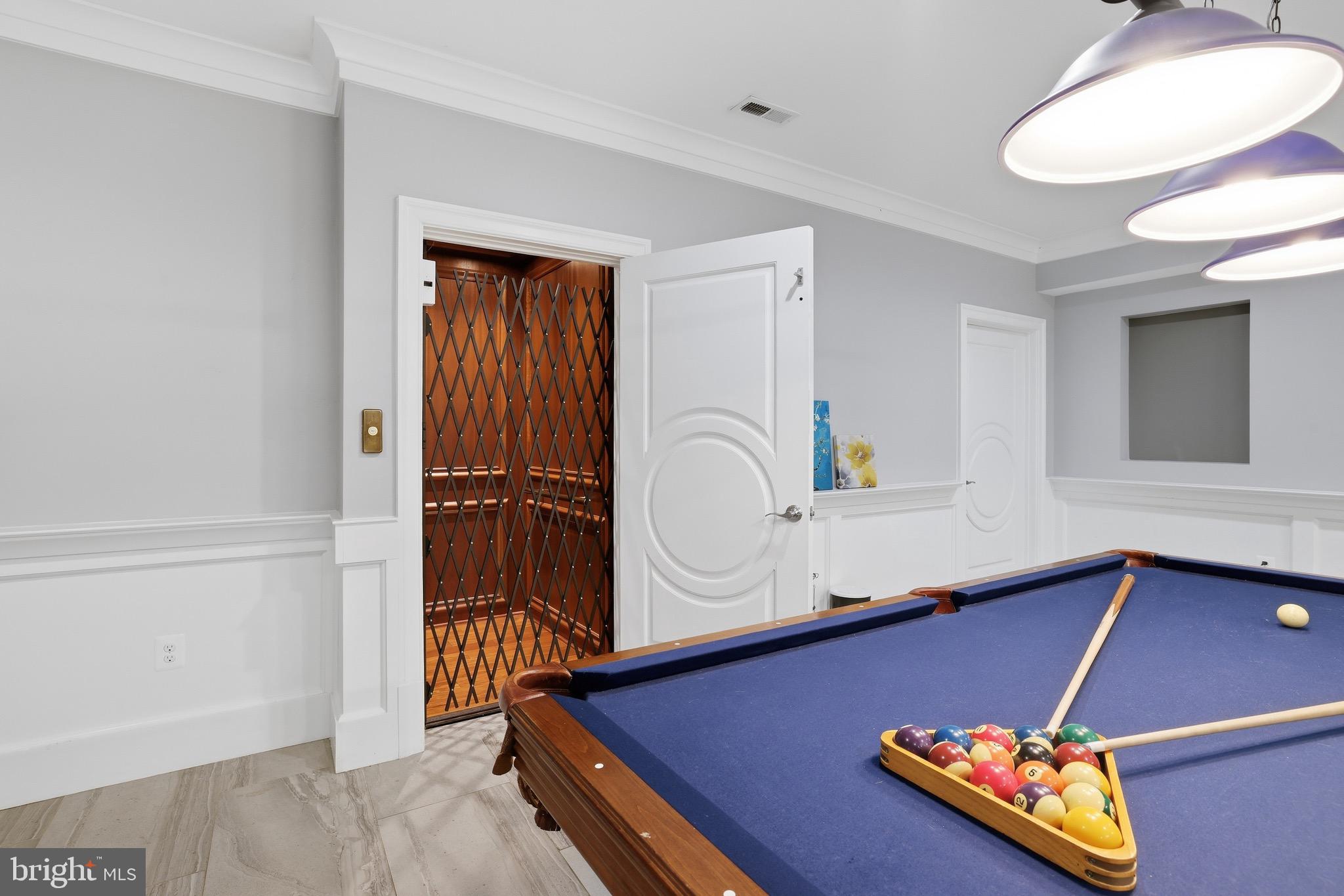 BRADDOCK WOODS - Residential