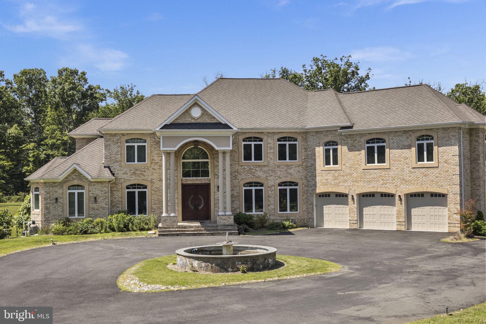 BRADDOCK WOODS - Residential