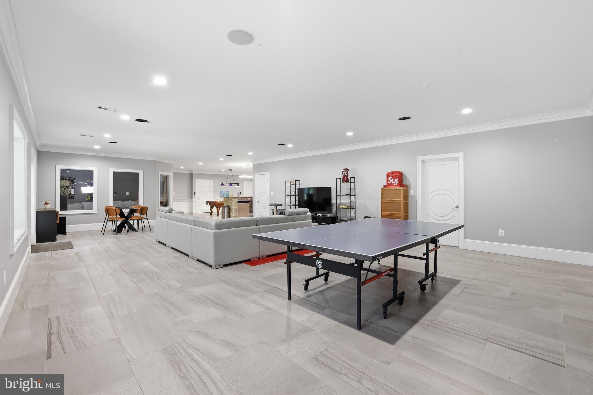 BRADDOCK WOODS - Residential
