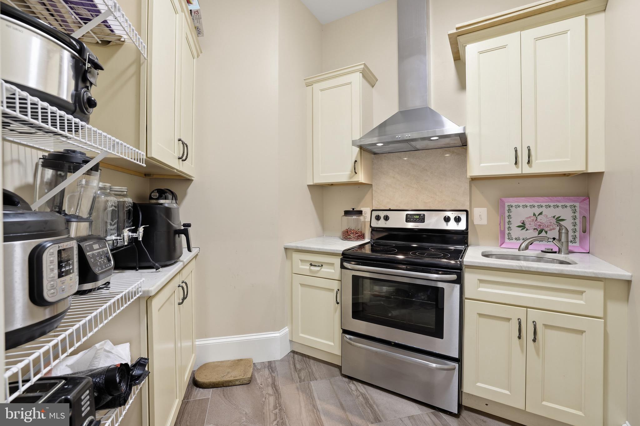 BRADDOCK WOODS - Residential