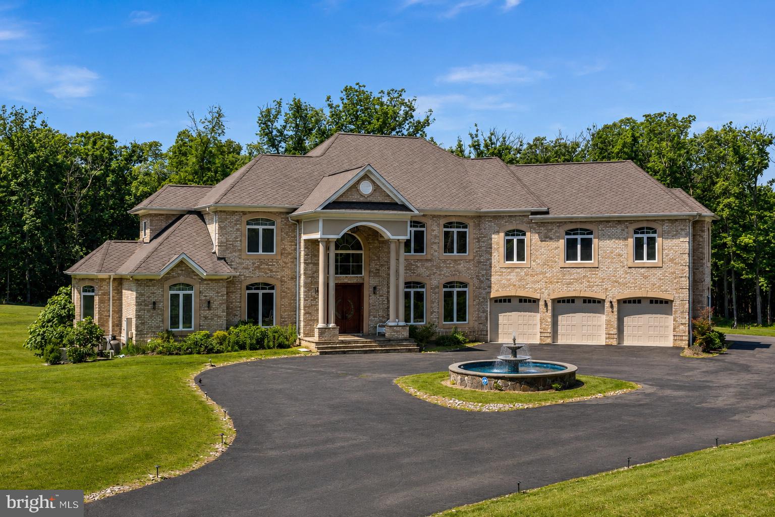 BRADDOCK WOODS - Residential