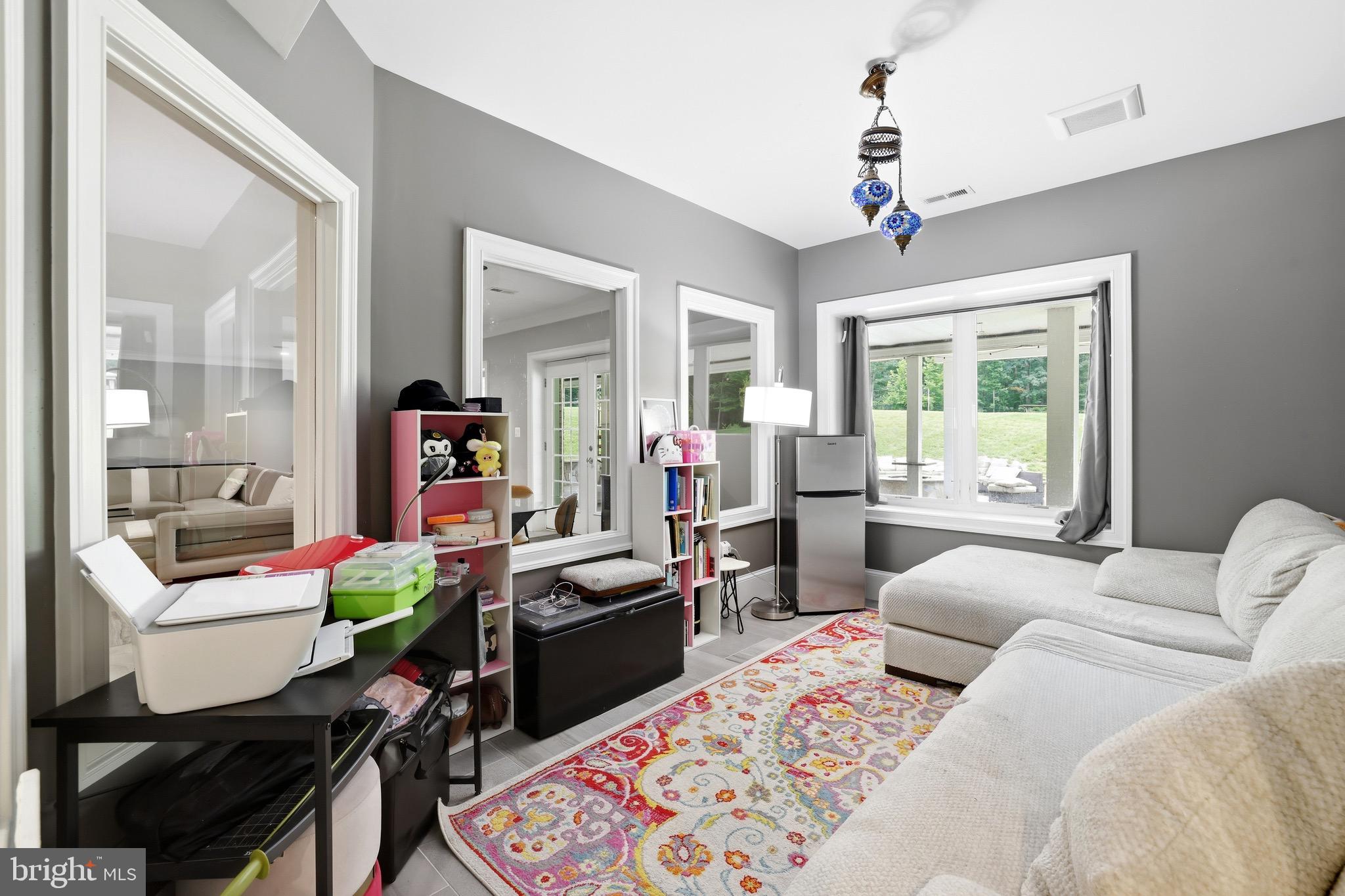 BRADDOCK WOODS - Residential