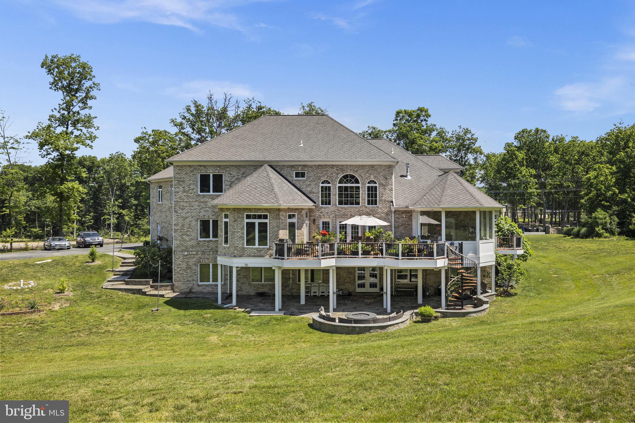 BRADDOCK WOODS - Residential